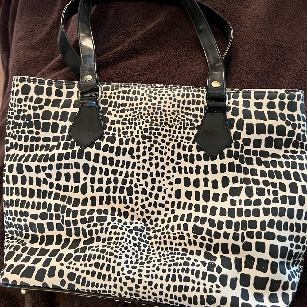 Lancome brand purse blk/white
